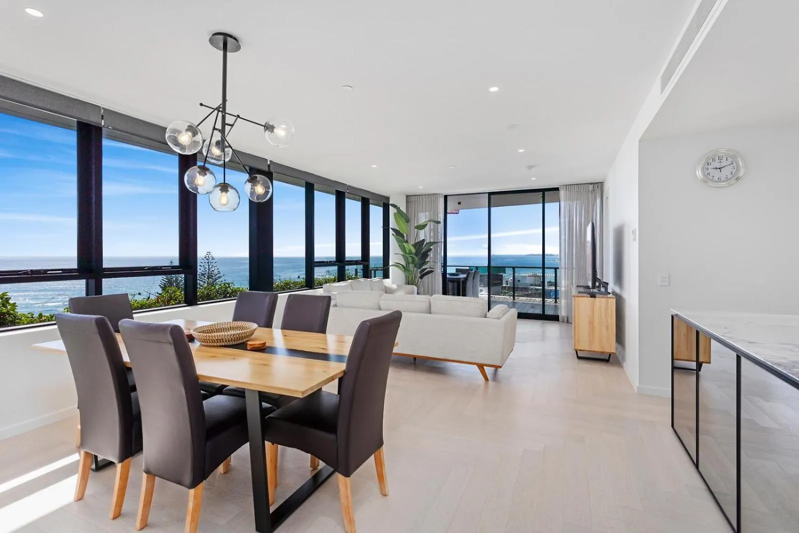 Magnoli - Hosted By Burleigh Letting Apartment Gold Coast Australia